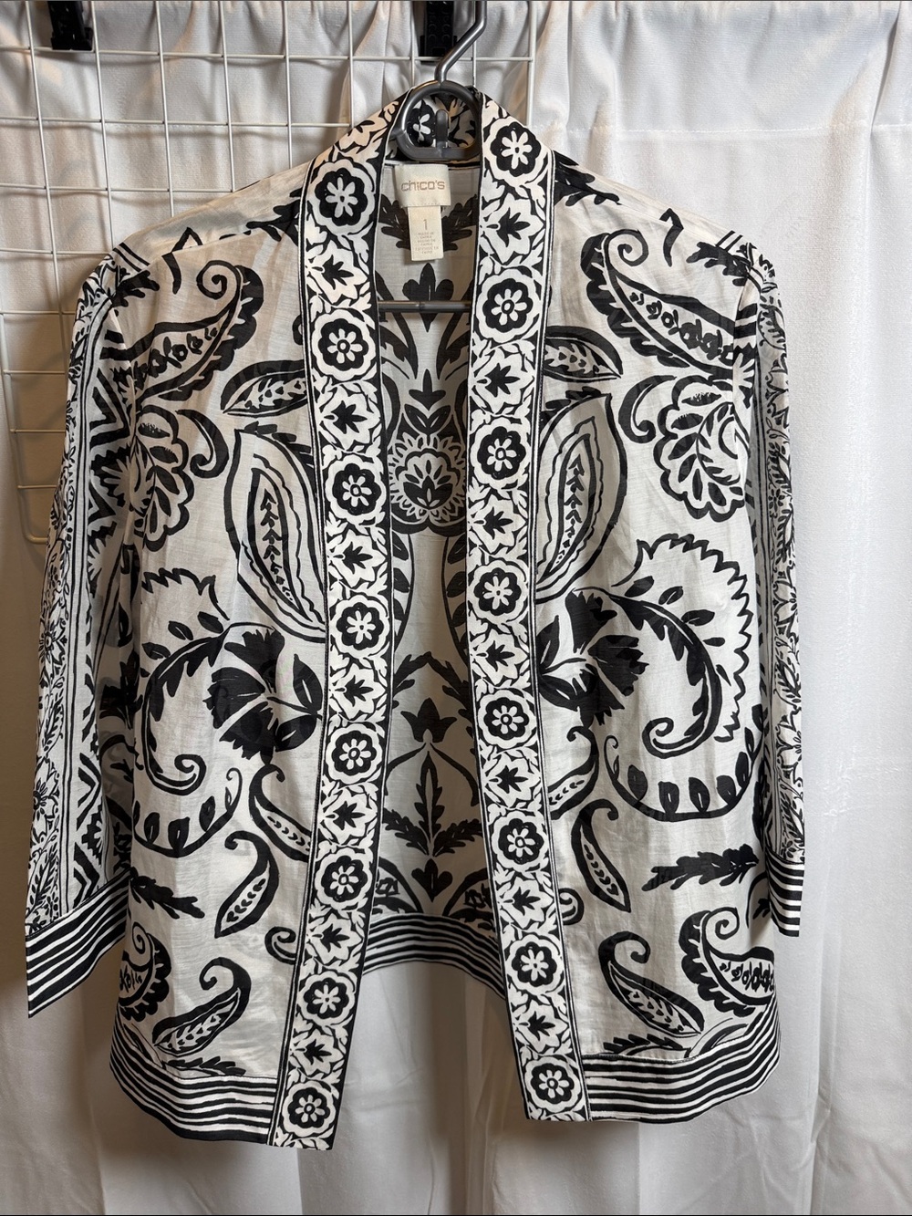 Chicos silk blend light jacket size 1 (8)